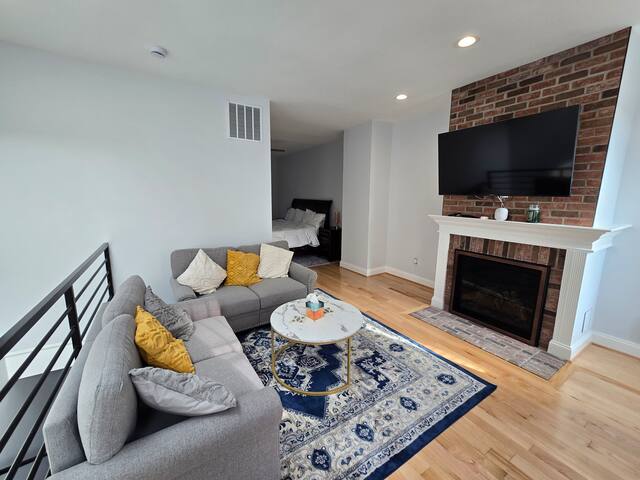 Entire Home Convention Center parking & EV charger gallery image 2