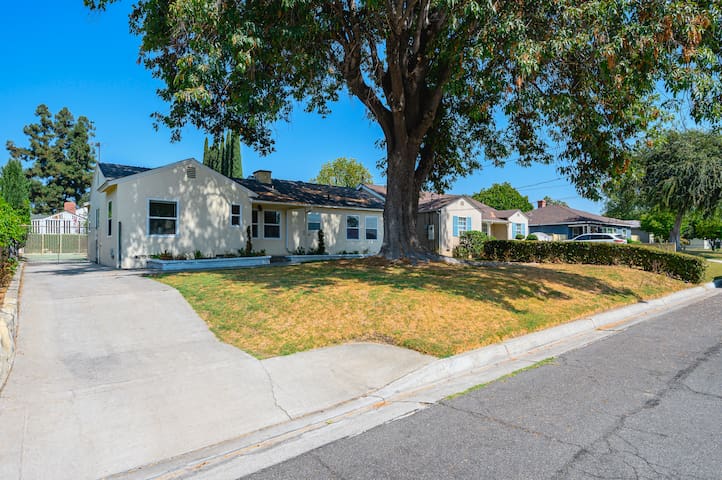 Good！Single house with pool and yard