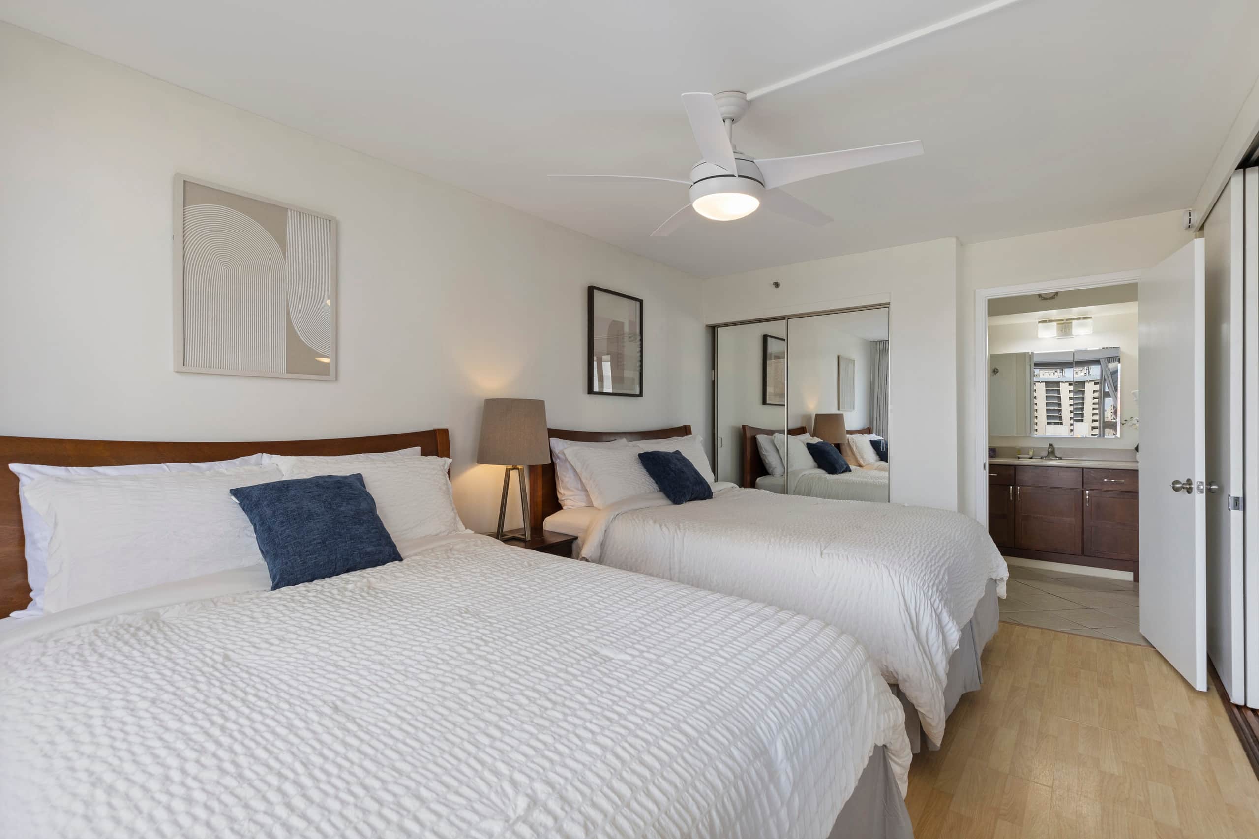 Condo in Honolulu · ★4.67 · 1 bedroom · 3 beds · 1 private bath - Image 11