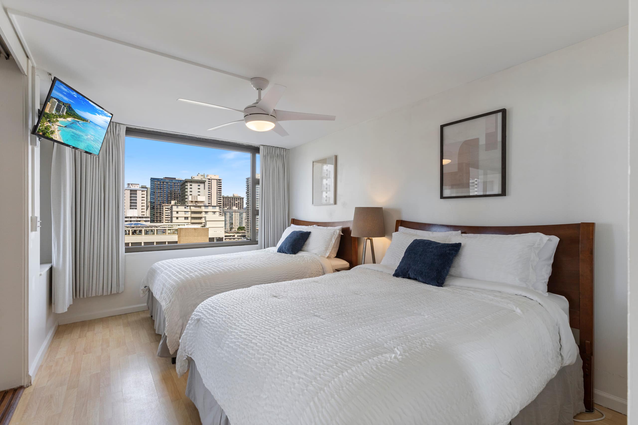 Condo in Honolulu · ★4.67 · 1 bedroom · 3 beds · 1 private bath - Image 13