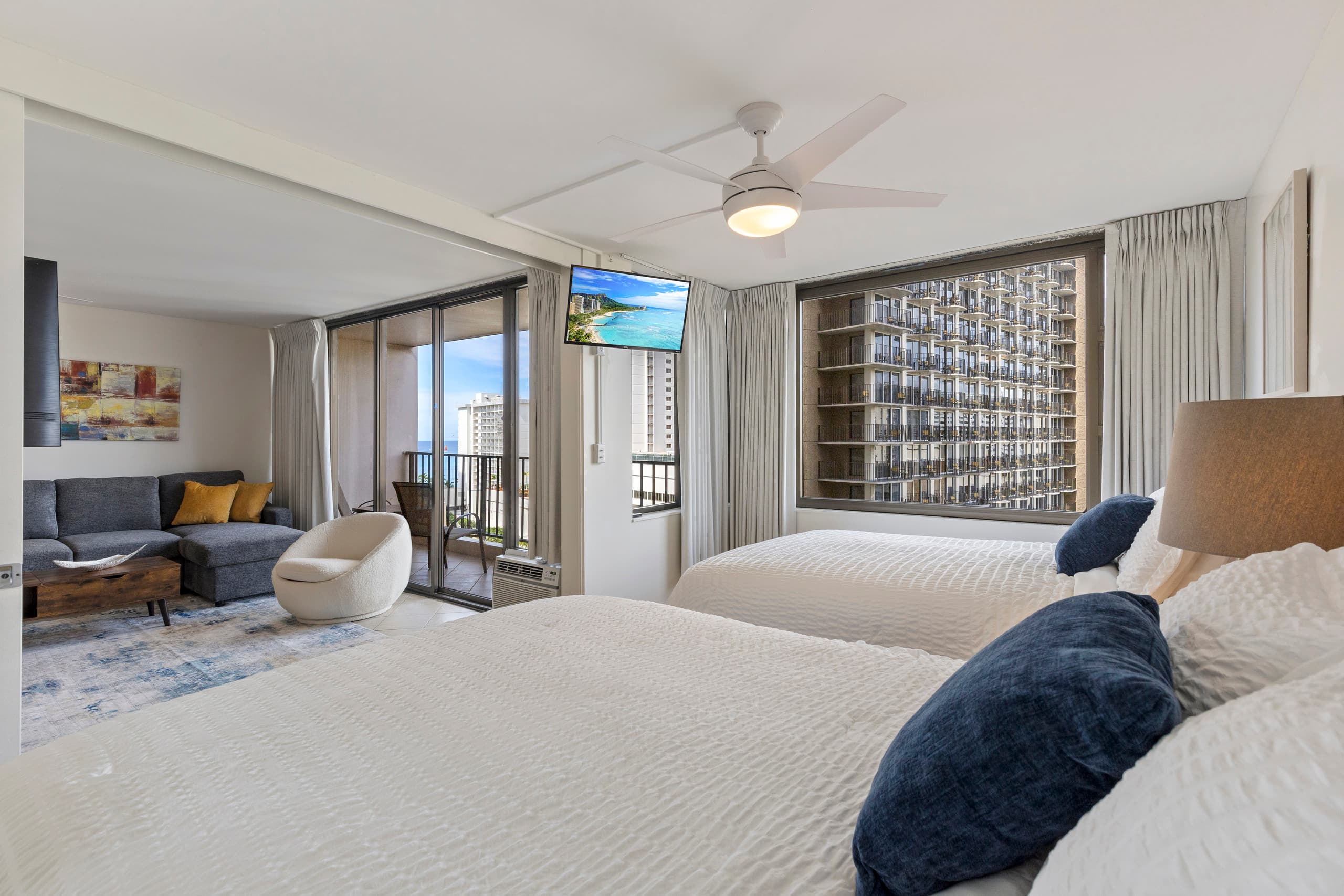 Condo in Honolulu · ★4.67 · 1 bedroom · 3 beds · 1 private bath - Image 12