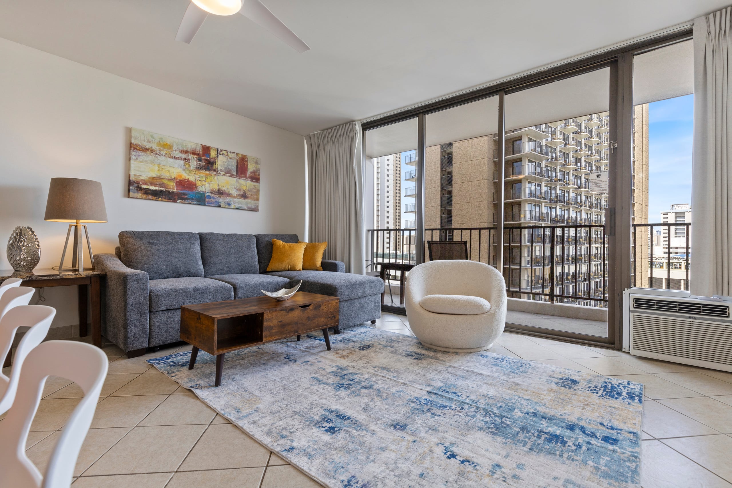 Condo in Honolulu · ★4.67 · 1 bedroom · 3 beds · 1 private bath - Image 1