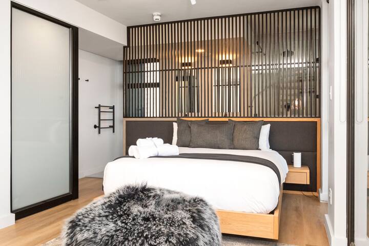 2 BR | Penthouse The Tokyo Aparthotel by Totalstay gallery image 2