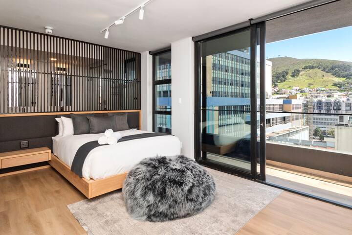 2 BR | Penthouse The Tokyo Aparthotel by Totalstay