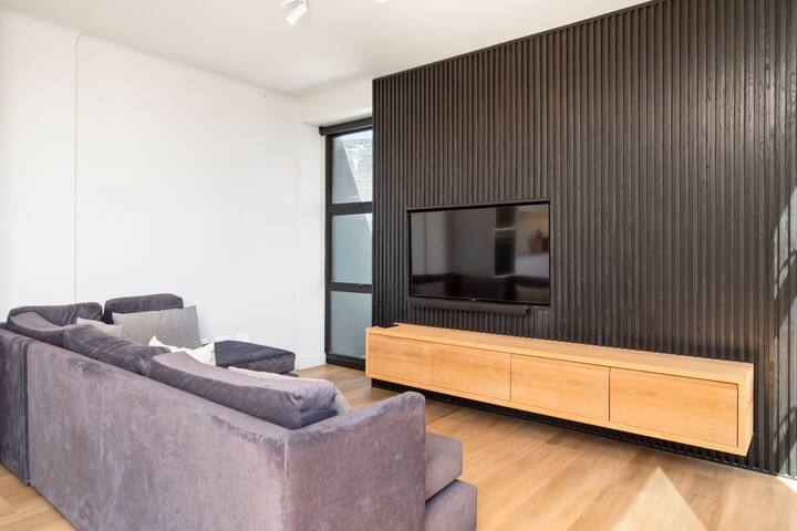 2 BR | Penthouse The Tokyo Aparthotel by Totalstay gallery image 4