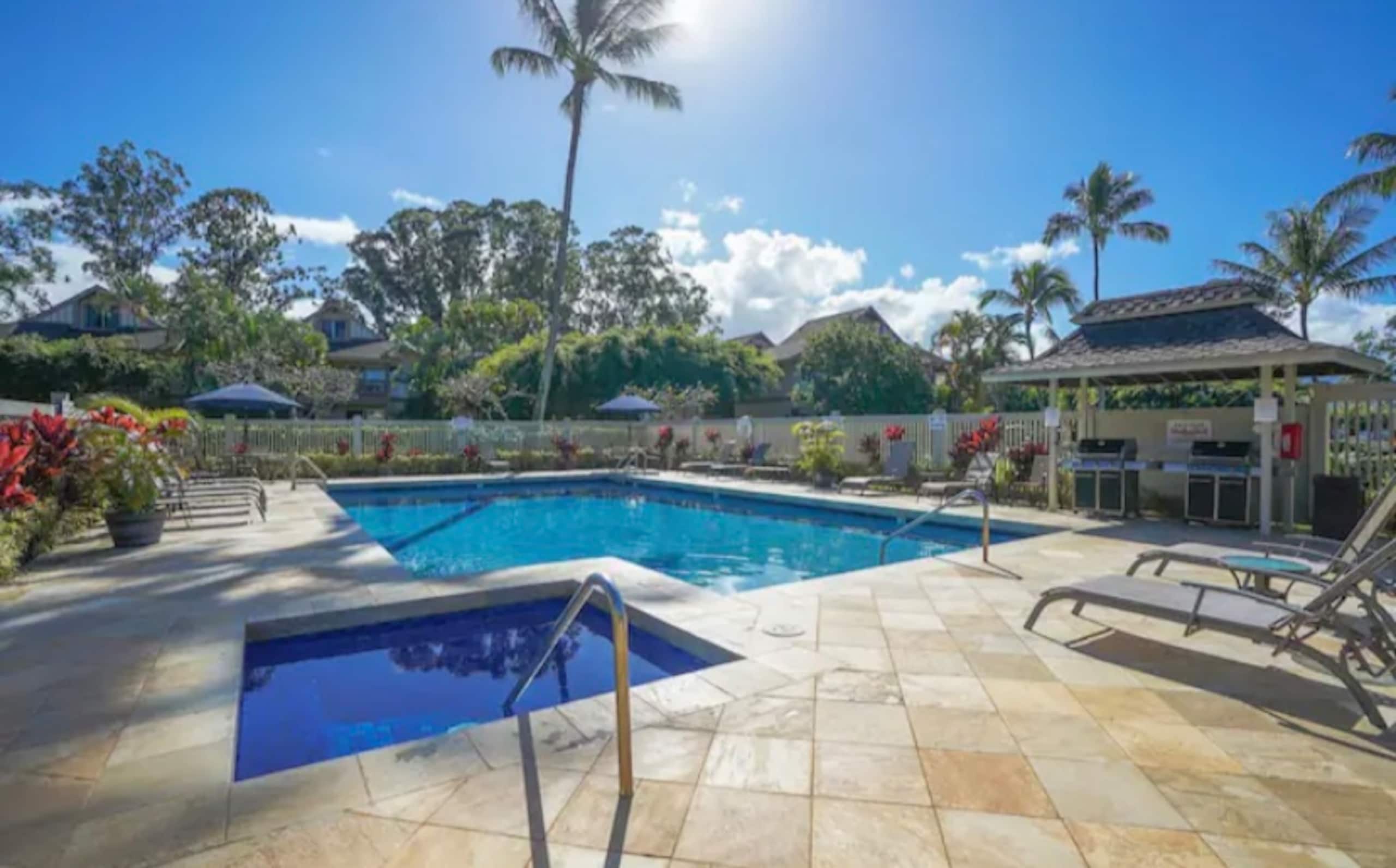 Charming N Shore Studio | Lanai | Pool & Hot Tub - Photo 14