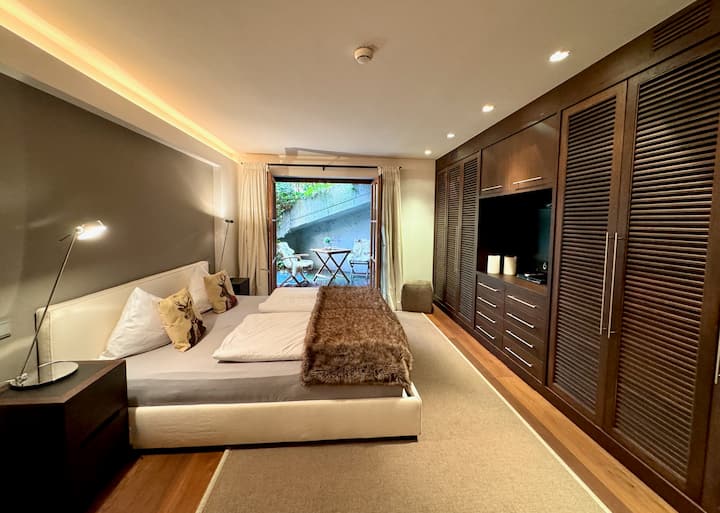 חדר שינה 1 עם חדר רחצה ומרפסת צמודים