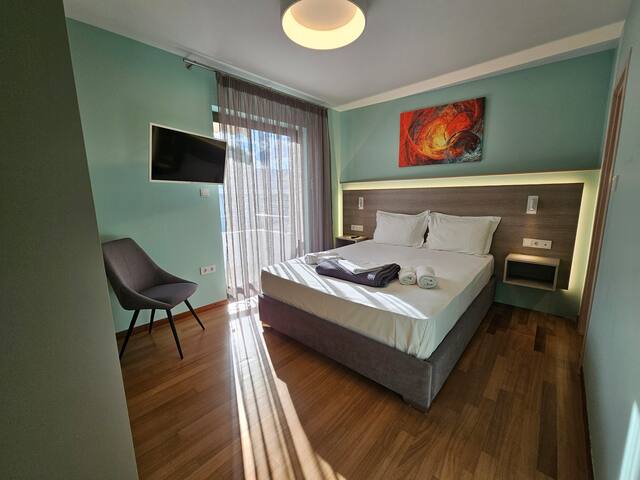 Athens’ Heart Elegance