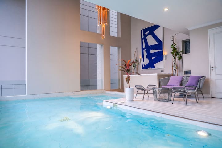 Lavish Pool Club Villa in Thonglor Core ｜600m BTS gallery image 2