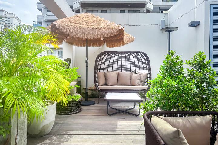 Lavish Pool Club Villa in Thonglor Core ｜600m BTS gallery image 3