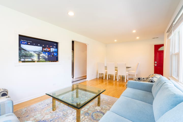 3br Home, Pond View, Large Yard - Chicago, IL