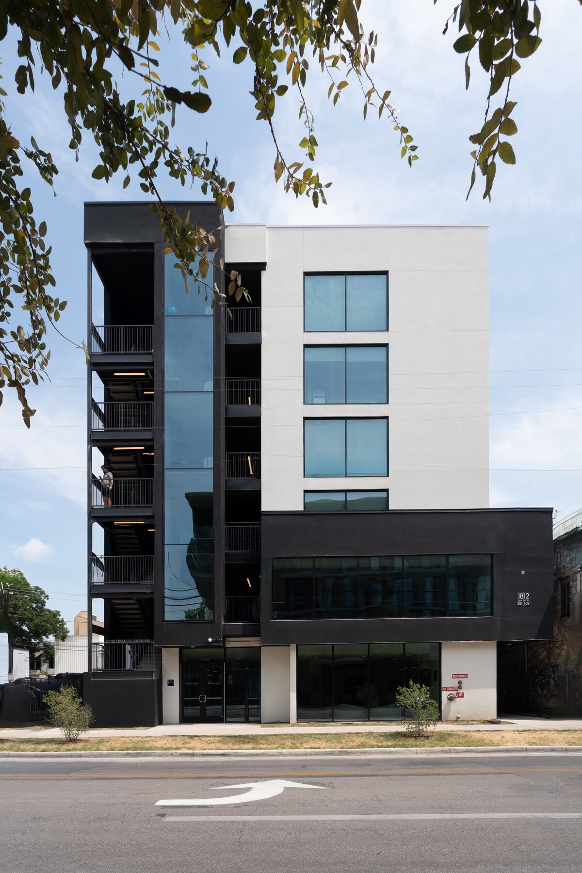 Studio Haus | Explore Nearby Bars & More on 6th