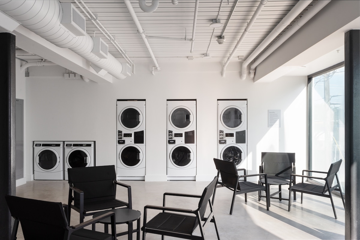 Studio Haus | Short Drive to ACL + Walk to Brewery