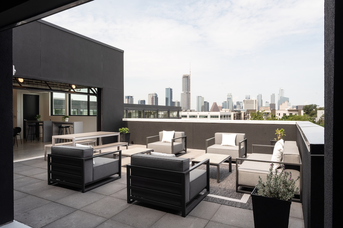 Studio Haus | Short Drive to ACL + Walk to Brewery