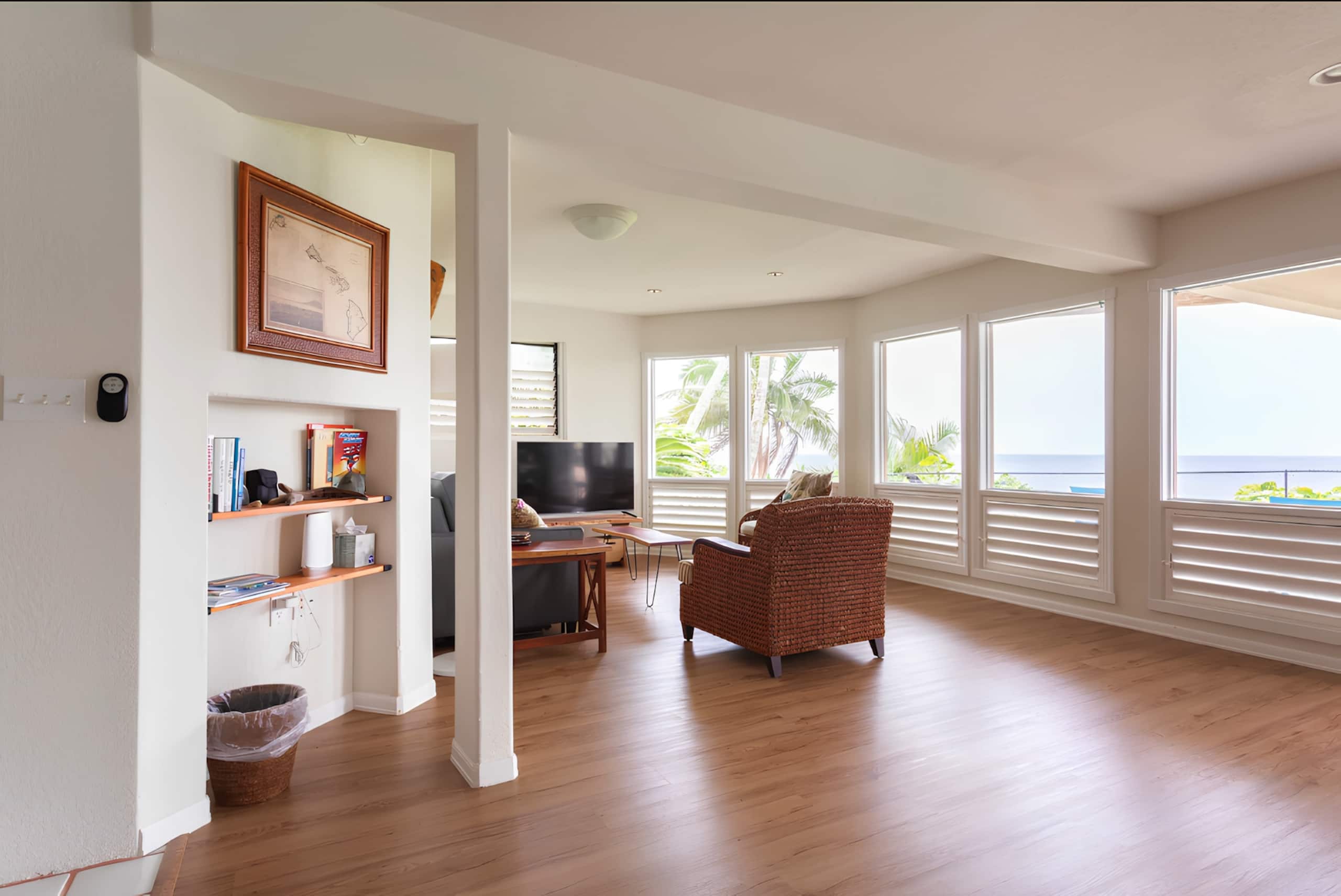 Home in Hilo · ★5.0 · 3 bedrooms · 7 beds · 3 private baths - Image 9