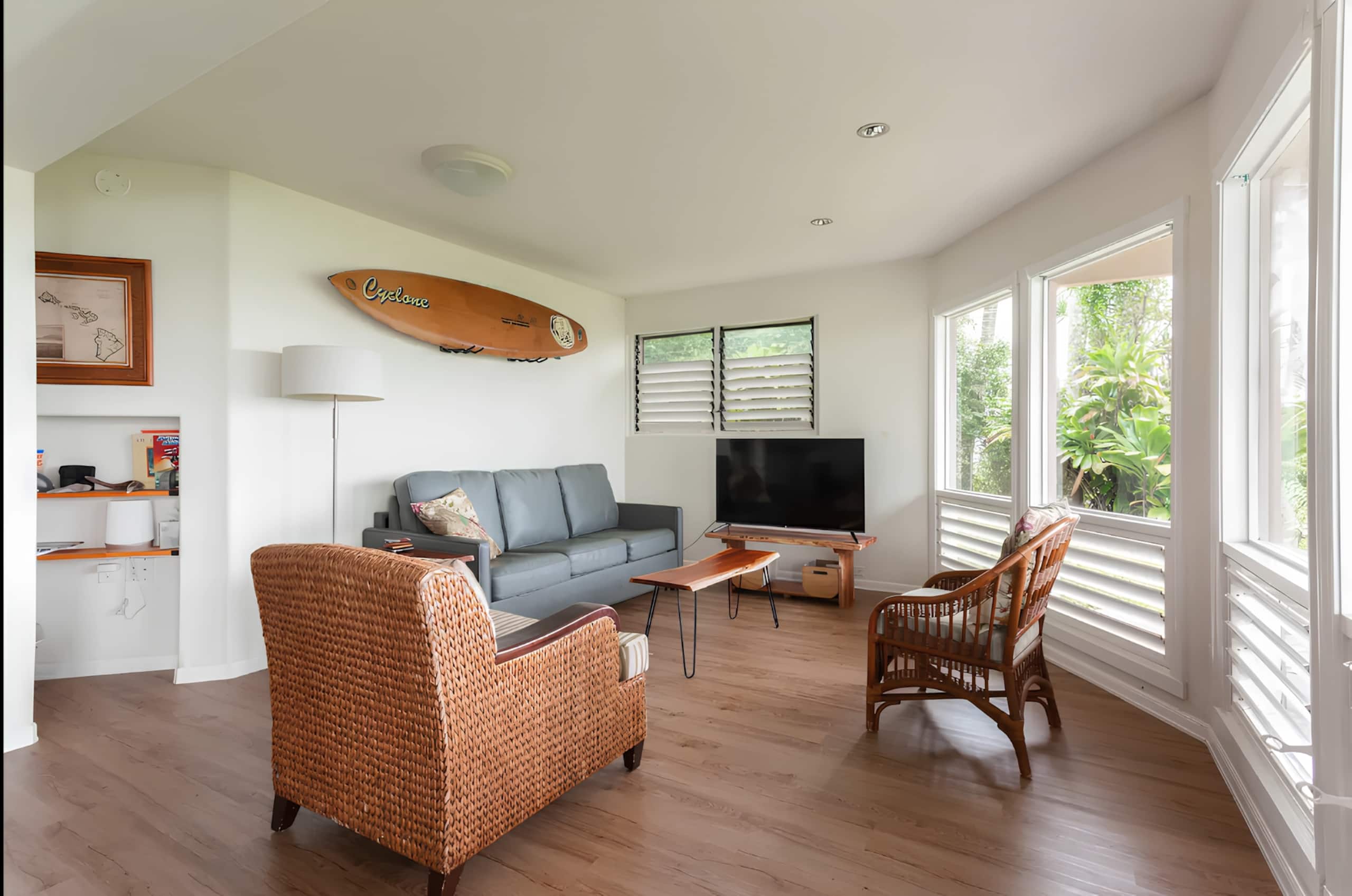 Home in Hilo · ★5.0 · 3 bedrooms · 7 beds · 3 private baths - Image 6