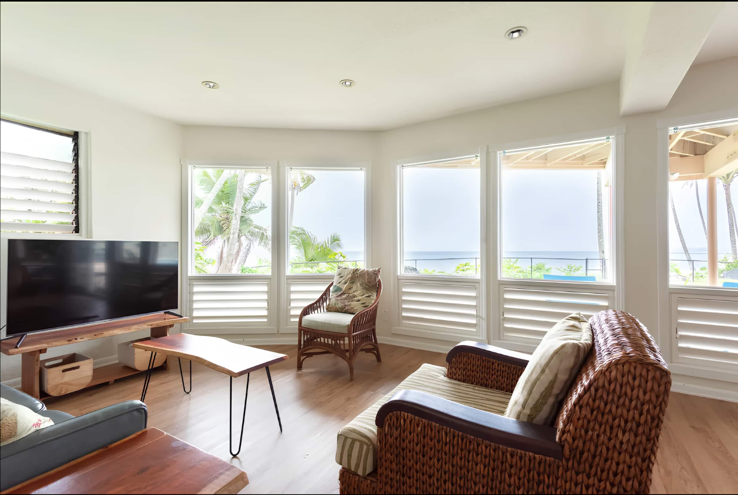 Home in Hilo · ★5.0 · 3 bedrooms · 7 beds · 3 private baths - Image 8