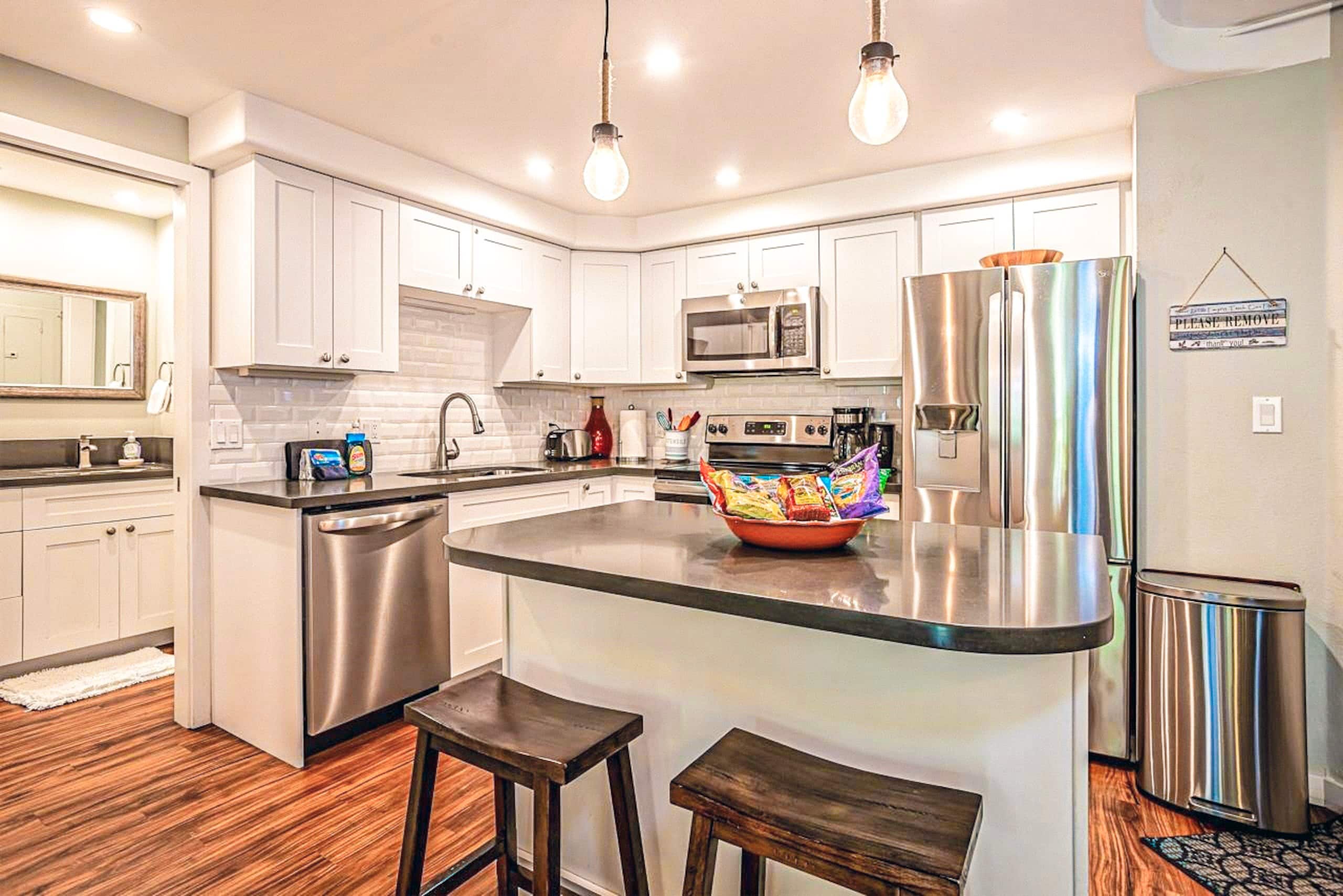 Condo in Kihei · ★5.0 · 1 bedroom · 2 beds · 1 private bath - Image 4