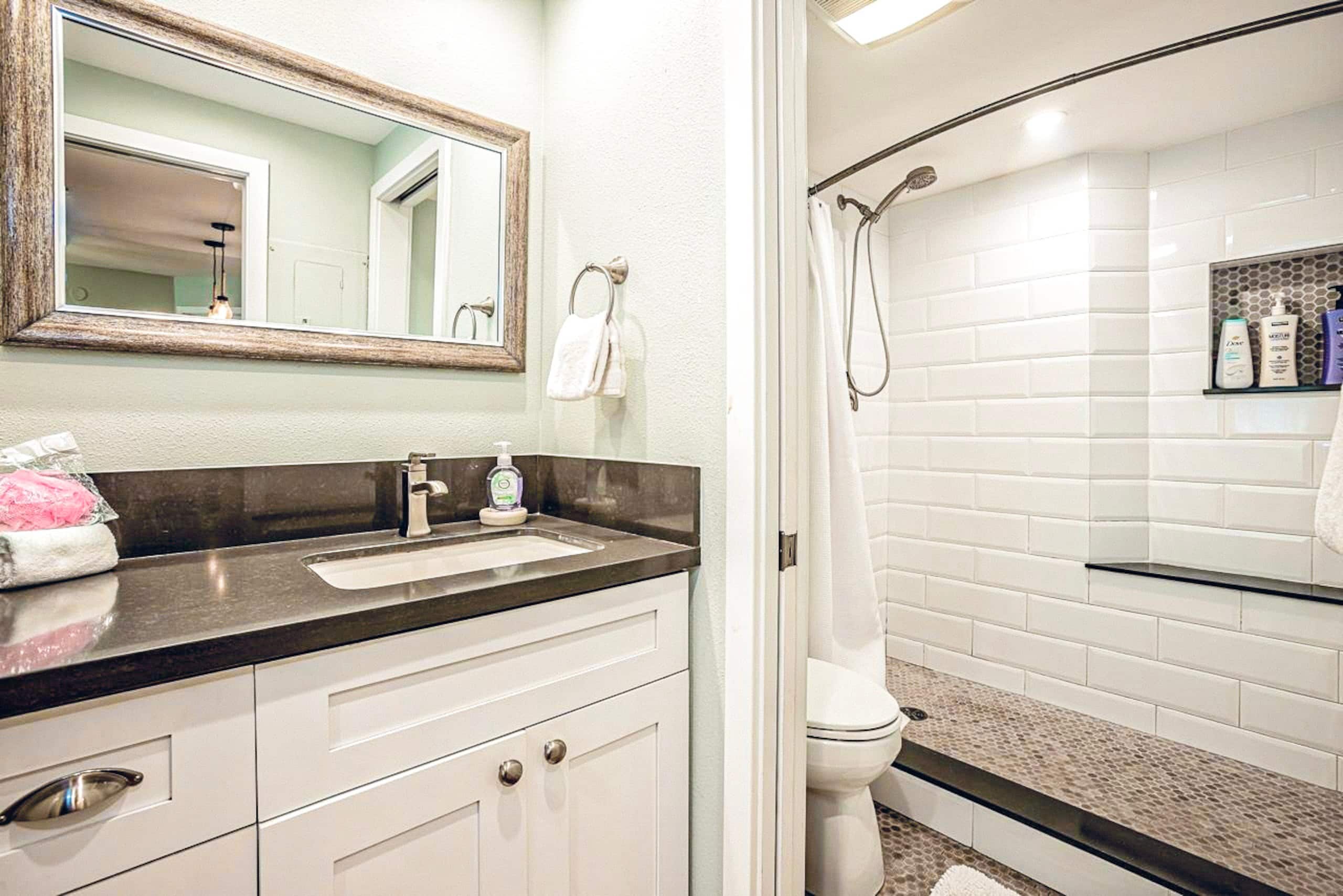 Condo in Kihei · ★5.0 · 1 bedroom · 2 beds · 1 private bath - Image 11