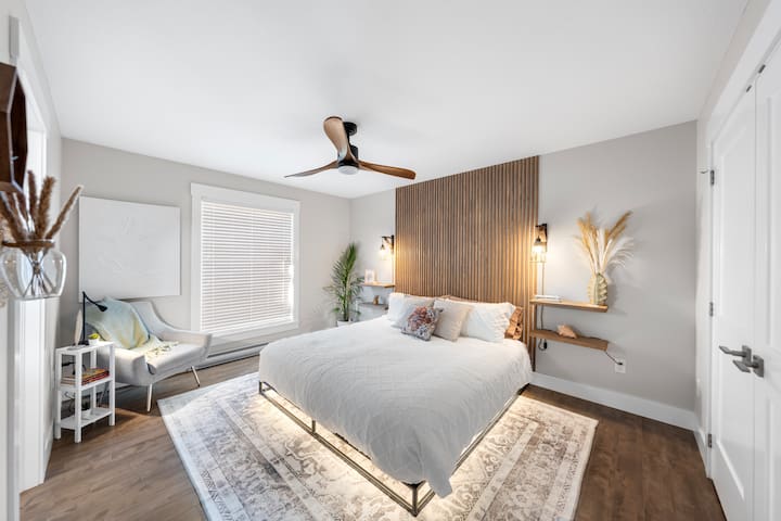 •Serenity City Retreat • Hot Tub&Sauna • Location!