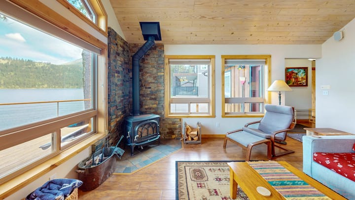 #52-wallowa Lakefront Beautiful Home W/lake Access - Wallowa Lake, OR