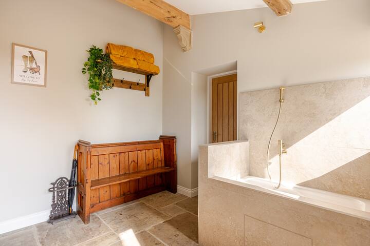 Stunning views at Rye Top Farm – with two hot tubs gallery image 2