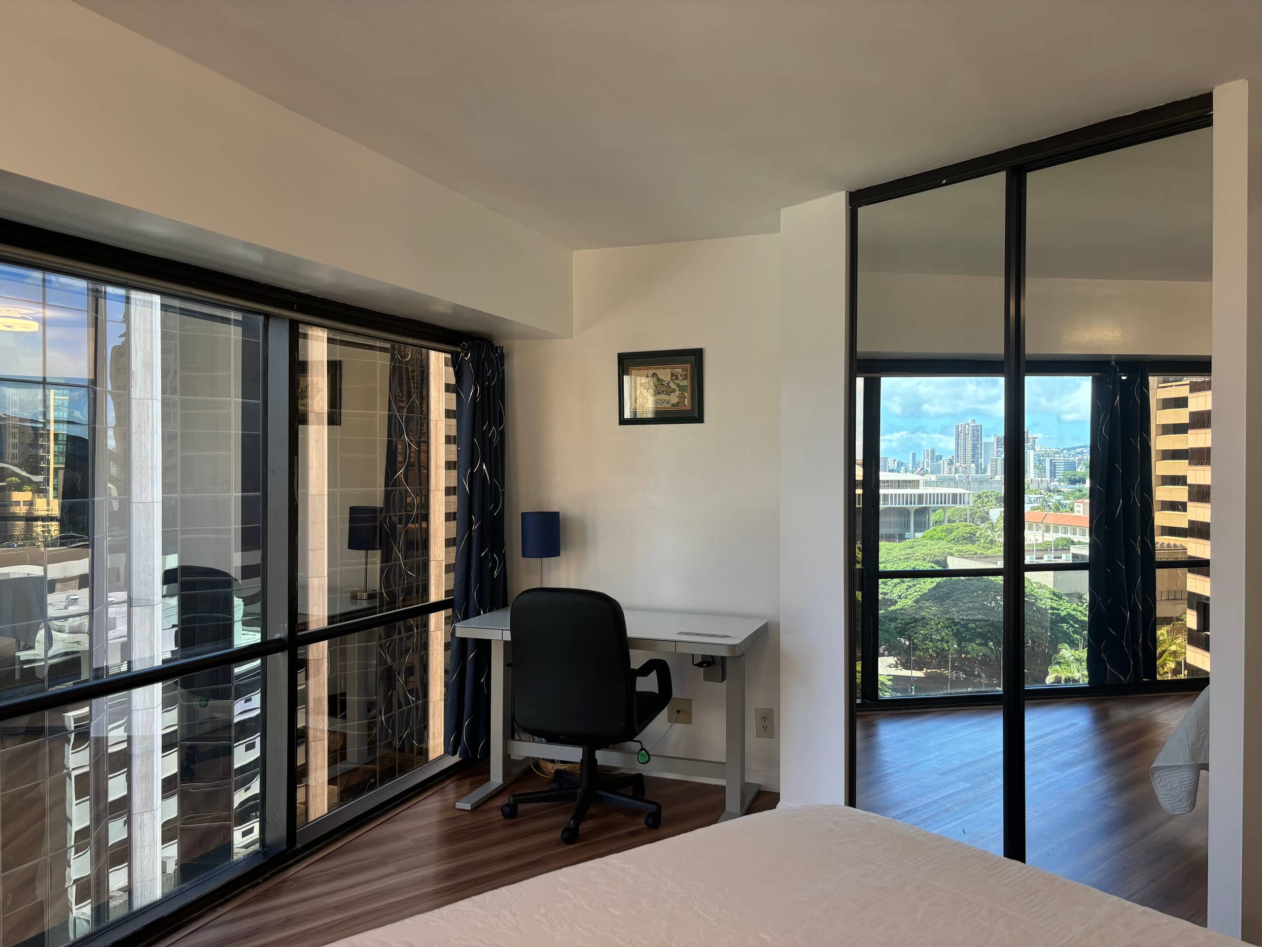 Condo in Honolulu · ★4.91 · 2 bedrooms · 4 beds · 1 private bath - Image 13