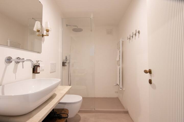 Flat with roof terrace near San Marco &Grand Canal gallery image 4