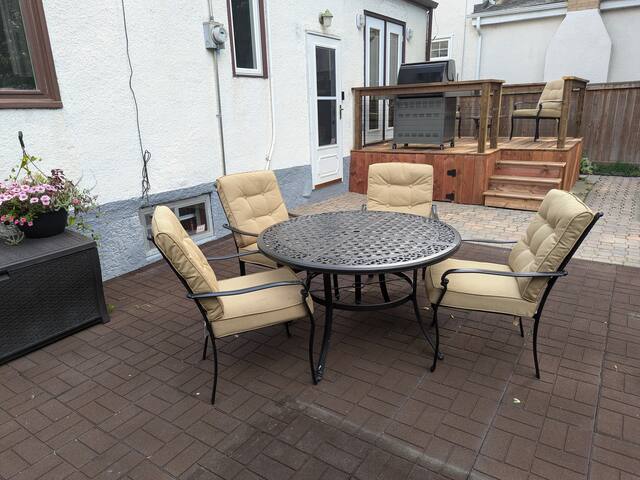 Whole house in River Heights gallery image 5