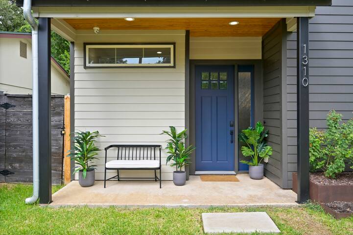 The Comal House gallery image 3