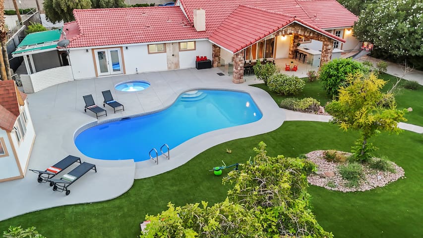 5 STARS Luxury Home 6bdr Big Yard! privet court!