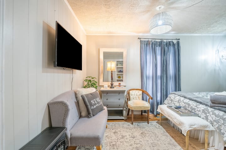 The Cottage On Jefferson Gray Suite - Cnu & Lakes - Jefferson City, TN