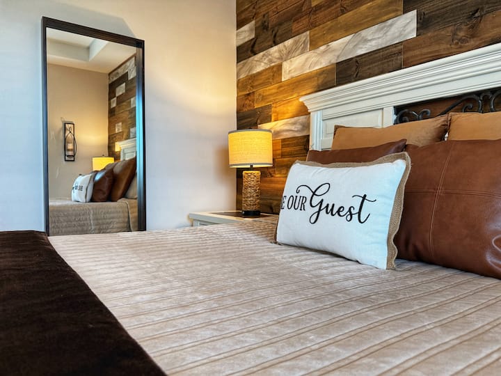 Always a comfortable night's sleep in the master bedroom with view of the pool and canal