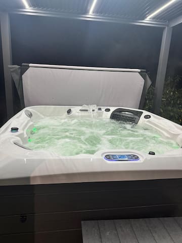 Falcon House gallery image 3