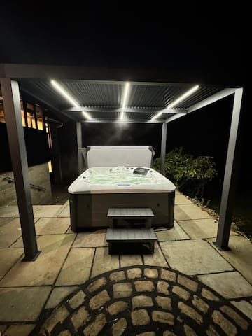 Falcon House gallery image 2