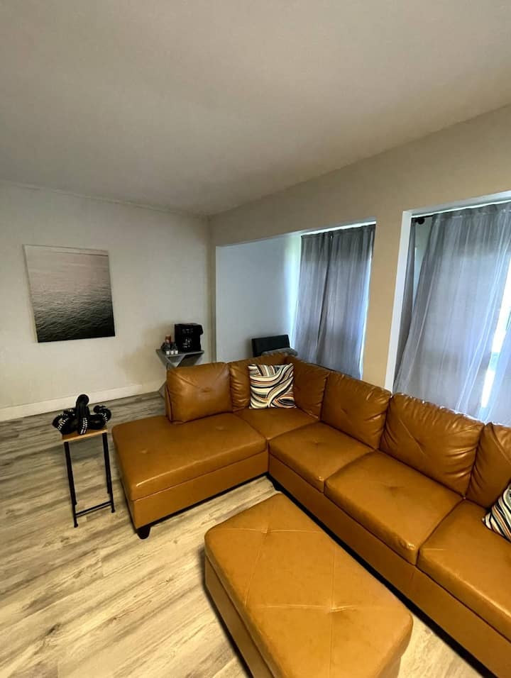 240 Queen Bed, 3 Pools, 80in Tv - Destin beach, Destin