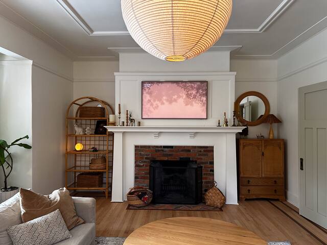 Designer Family Home Steps to the Ocean gallery image 5