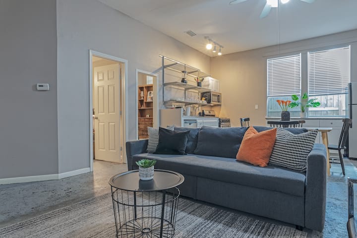 3br Montrose Cardinal D | Walk To Bars & Cafés! - Houston, TX