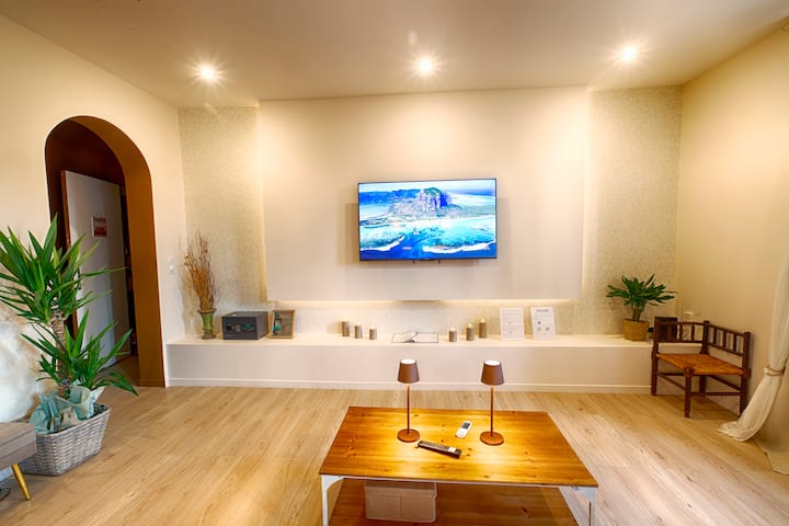 Escapade Ciné Privé • Balnéo • 5 Couchages - Gard