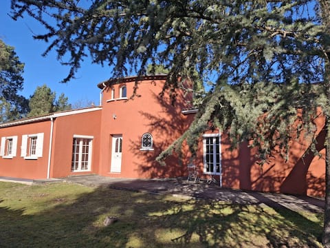 Family and friendly villa near Bordeaux