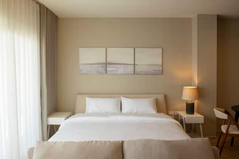 Spacious Retreat—Private Floor Near BTS&Iconsiam