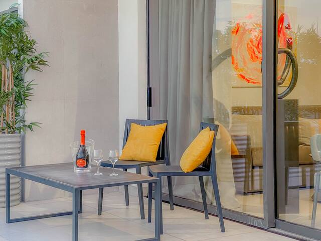 Luxury Penthouse 2 BDR gallery image 5