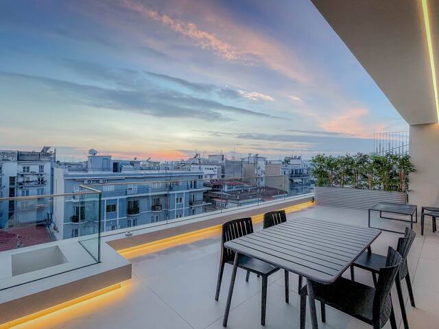 Luxury Penthouse 2 BDR gallery image 4