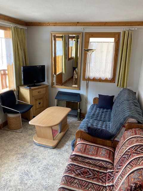 Top Airbnb: 2-star apartment at the foot of the slopes, right in the center, 4 people. in Pralognan La Vanoise