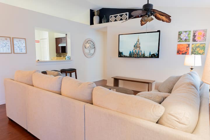Spacious, Family Retreat Near Orlando Attractions - 克萊蒙