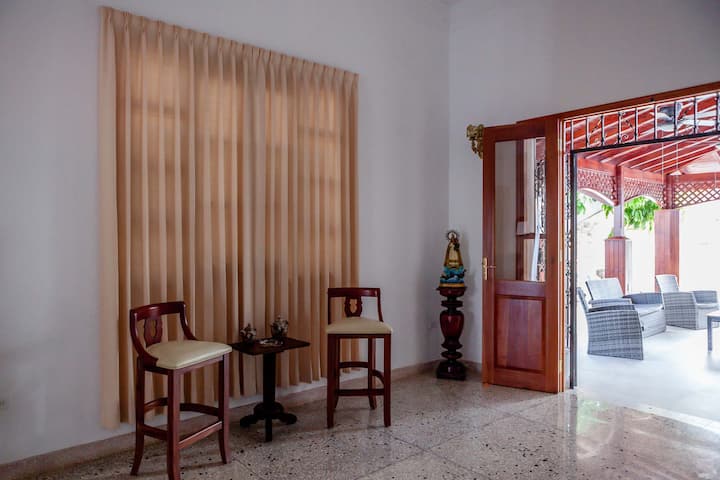 Villa Vella With Pool In Havana - Havana