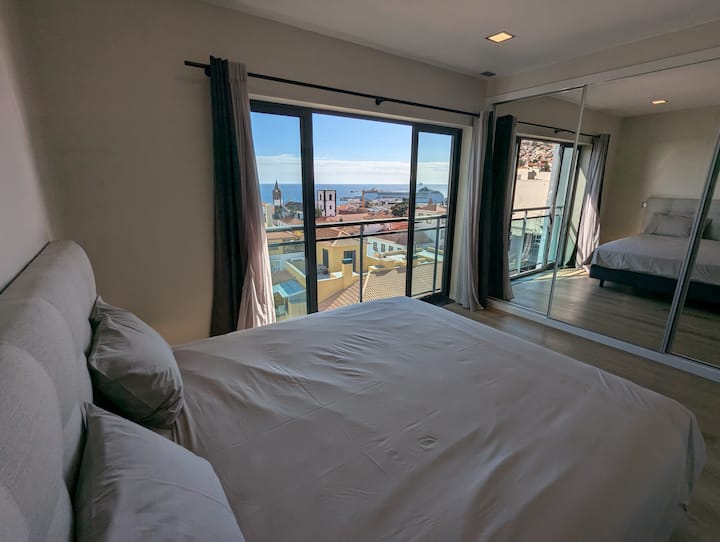 Top Floor One-bedroom With Spectacular Ocean Views - Funchal