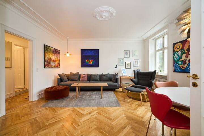 Charm&Bright 2BDR in Quiet area next to RoundTower gallery image 2