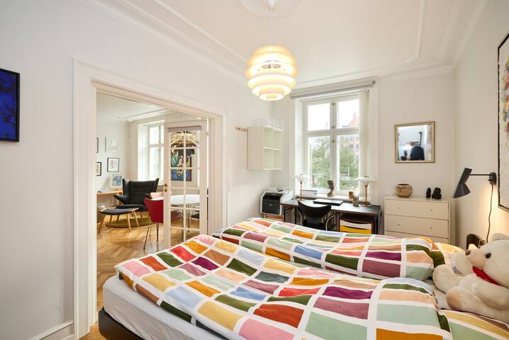 Charm&Bright 2BDR in Quiet area next to RoundTower gallery image 4