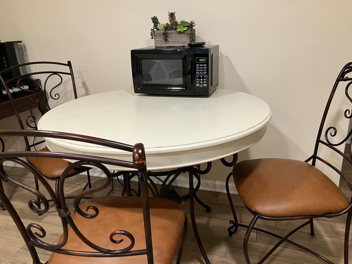 Buford Lanier Private Bed & Bath Suite, 1 Bedroom